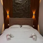Vila Silvi Bala ゲストハウス Pilur