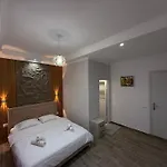 Vila Silvi Bala *